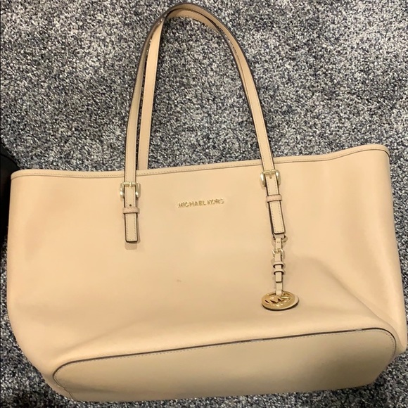 Michael Kors Handbags - Gently used Michael Kors